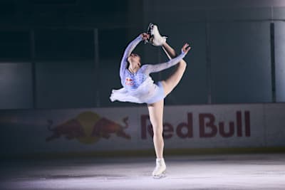 Isabeau Levito, 18 Temmuz 2025'te ABD'nin Kaliforniya eyaletine bağlı Lakewood kentindeki The Rinks - Lakewood Ice'da fotoğraf için poz veriyor.