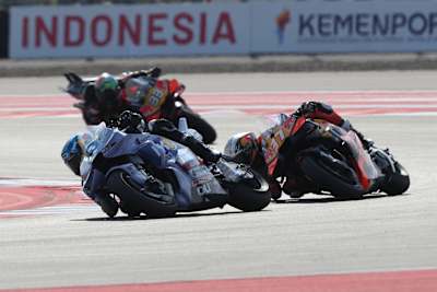 Alex Márquez compite durante la Parada 18 del Campeonato del Mundo de MotoGP en el Mandalika International Street Circuit de Indonesia el 5 de octubre de 2025.   