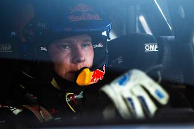 Kalle Rovanperä (FIN) de l'équipe TOYOTA GAZOO RACING WRT vu lors de l'étape 14 du championnat du monde des rallyes à Jeddah, en Arabie saoudite, le 27 novembre 2025.