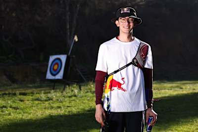 Mete Gazoz 28 Ocak 2025 tarihinde İstanbul'da bir portre için poz veriyor.