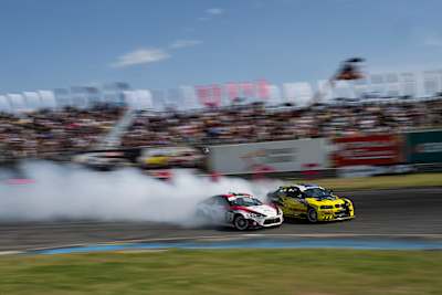 Jack Shanahan i Oliver Randalu zmierzyli się w ekscytującym pojedynku driftowym podczas rundy 2025 Drift Masters European Championship w Madrycie w Hiszpanii, porywając tłum