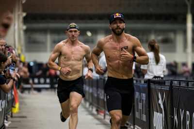 Alexander Rončević está al frente en el Red Bull Hyrox Chicago.