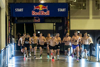 Elite athletes charge from the start at HYROX Chicago Men's Elite 15 event.