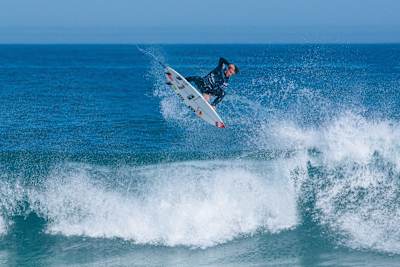 Griffin Colapinto catches air during the thrilling Final of the VIVO Rio Pro 2025 at Saquarema, Rio de Janeiro, Brazil