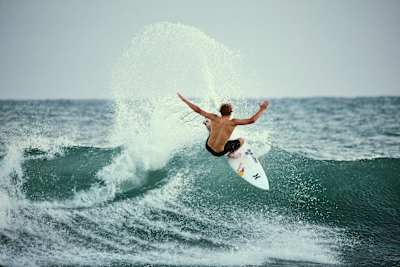 Jarvis Earle surfing in Taiwan