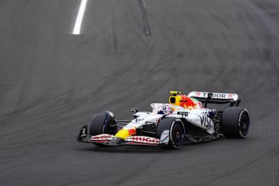 Liam Lawson en piste sur le Hungaroring avec sa VCARB 02 lors du Grand Prix de Hongrie 2025, où il a décroché la 8e place.