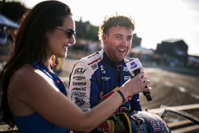 Conor Shanahan, 5 Temmuz 2025'te İrlanda'nın Cork bölgesindeki Spike Adası'nda Red Bull Drift Pursuit'te görülüyor.