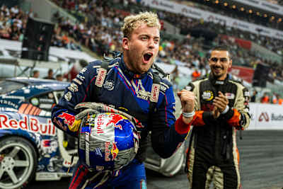 İrlandalı Conor Shanahan, 16 Eylül 2023'te Polonya'nın Varşova kentinde düzenlenen Drift Masters Avrupa Şampiyonası'nın son durağında görülüyor.