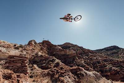 Jaxson Riddle en action lors du Red Bull Rampage à Virgin, Utah (États-Unis), le 15 octobre 2021