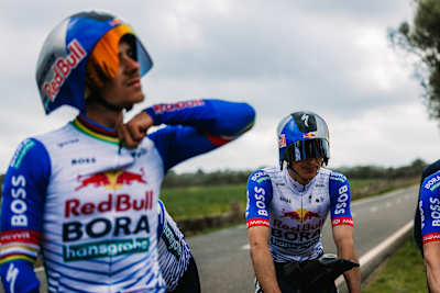 Remco Evenepoel and Florian Lipowitz during TTT training