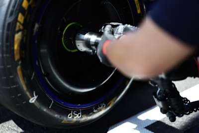 Everything that goes into an F1 overtake