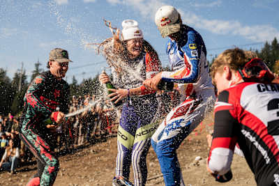 Lachlan Stevens-Mcnab, Gracey Hemstreet, Asa Vermette, Oli Clark celebrate at Red Bull Hardline in West Vancouver, Canada on October 16, 2026.