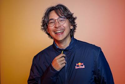 Tyson « TenZ » Ngo pose pour un portrait au siège de Red Bull à Santa Monica, en Californie, aux États-Unis, le 11 juin 2025.