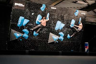 Erin McNeice et Shauna Coxsey en action sur un mur d'escalade lors du PCL Test Event à Nimègue, aux Pays-Bas, le 15 décembre 2025.