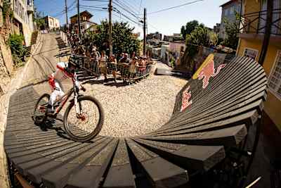 Sebastian Holguin lanciato verso la vittoria al Valparaiso Cerro Abajo 2026