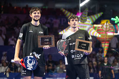 Miguel Yanguas et Franco Stupaczuk lors du GNP MEXICO MAJOR PREMIER PADEL à Acapulco, Mexique, le 1er décembre 2024.