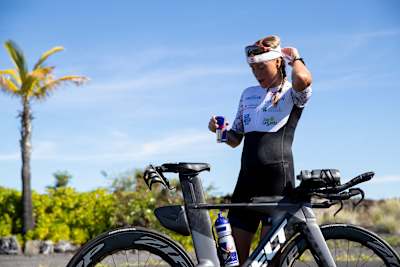 Camilla Pedersen preparándose para los Campeonatos del Mundo de Ironman 2019 en Kailua-Kona, Hawai.