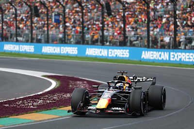 Max Verstappen de los Países Bajos conduciendo el (3) Red Bull Racing RB22 Red Bull Ford en la pista durante el Gran Premio de F1 de Australia en el Circuito del GP de Albert Park el 8 de marzo.