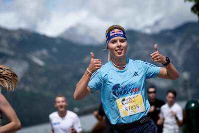 Auch Spitzensportler:innen wie Anna Gandler laufen bei App Run Events mit