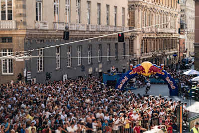 Felipe Agurto thrills a massive crowd at Red Bull Cerro Abajo, blazing through the Teatro Nazionale Genova course in Italy. 