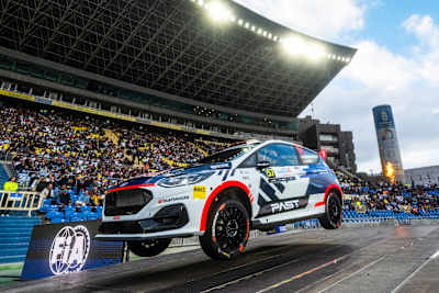 Gil Membrado led until power issues on Saturday's final stage