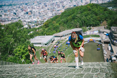 Stien Edmund tokom utrke Red Bull 400 Team Ascent u Sapporu, Japan, 15. maja 2026.