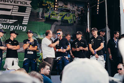 Mirko Bortolotti, Jordan Pepper und Dani Juncadella von Red Bull Team ABT und Luca Engstler, Christian Engelhardt und Marco Mapelli von ABT Sportsline bei den 24h Nürburgring 2025.
