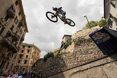 Roger Vieira tritt beim Red Bull Cerro Abajo in Genua, Italien am 24. August 2025 auf.