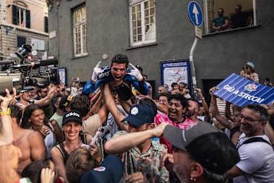 Roger Vieira celebrates his victory with the fans at Red Bull Genova Cerro Abajo in Genova, Italy on June 28, 2026