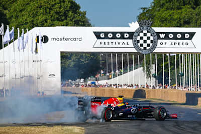 El austriaco Patrick Friesacher conduce el RB8 de Red Bull Racing durante el Festival de la Velocidad de Goodwood, celebrado en el circuito de Goodwood el 11 de julio de 2026.