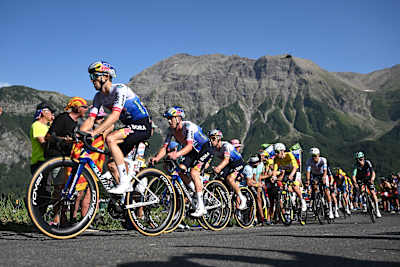 Jai Hindley and Maxim Van Gils lead Remco Evenepoel through the mountains