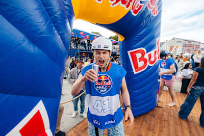 Energien var fantastisk blant både deltakere og publikum under Red Bull Pole Run i Stavanger. 