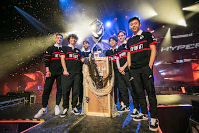 100 Thieves pose with the trophy after winning Red Bull Home Ground 2022 in Manchester, UK on 11th December, 2022