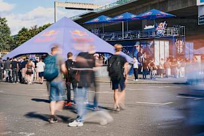Am 29. August versammeln sich Besucher bei der Red Bull Wings Cup-Veranstaltung während der Gamescom 2026 in Köln, wobei Mike „Mike LaBelle“ LaBelle bei der Veranstaltung zu Gast ist