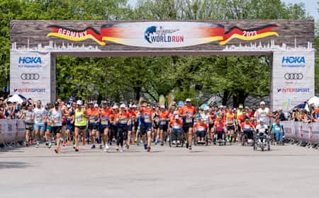 Startschuss des 10. Wings for Life World Runs in München mit mehr als 32.000 Läufer:innen