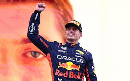 Max Verstappen slaví na stupních vítězů během Velké ceny Nizozemska F1 na okruhu Zandvoort 27. srpna 2023 v nizozemském Zandvoortu. 