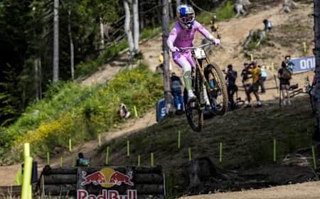 Tahnée Seagrave performs at UCI DH World Cup in Les Gets, France on July 6, 2024.