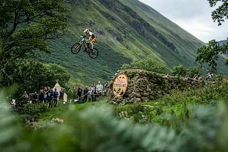 Gee Atherton performs during Red Bull Hardline at Dinas Mawddwy, Wales on September 11, 2022.