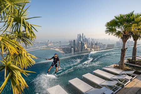 Brian Grubb din Statele Unite, văzut în timpul proiectului WakeBASE la Adress Beach Resort din Dubai, Emiratele Arabe Unite, la 29 noiembrie 2023.