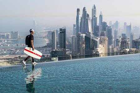 Brian Grubb din Statele Unite, văzut în timpul proiectului WakeBASE la Adress Beach Resort din Dubai, Emiratele Arabe Unite, la 29 noiembrie 2023.