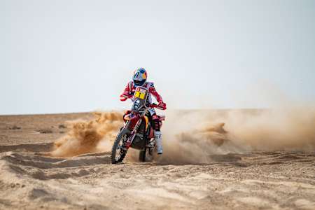 Sam Sunderland (GRB) of Red Bull Gas Gas Factory Racing races during the prologue stage of Rally Dakar 2023 in Yambu, Saudi Arabia on December 31, 2022. 