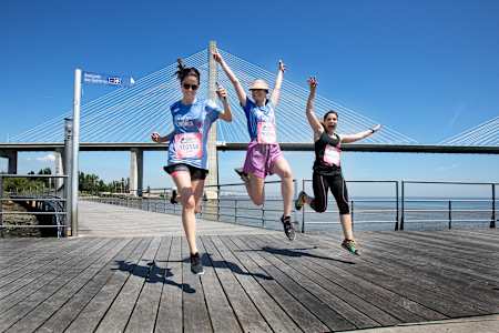 Los participantes actúan durante la sexta edición de la Wings for Life World Run - App Run en Lisboa, Portugal, el 5 de mayo de 2019.