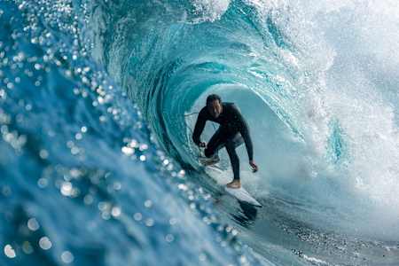 Jordy Smith surft The Box im Margaret River im April 2023. 
