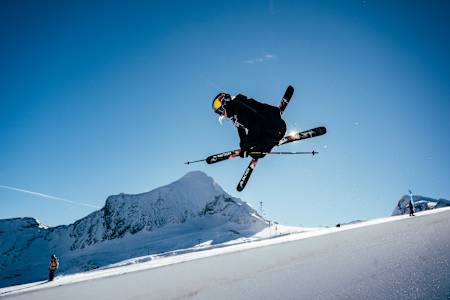 Eileen Gu skiing at the half pipe in Kitzsteinhorn, Austria, on November 23, 2023.