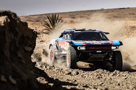 Carlos Sainz es visto en el prólogo del Rally Du Maroc, Parada 5 del Campeonato del Mundo de Rally-Raid 2024 en Marakesh, Marruecos, el 6 de octubre de 2024.