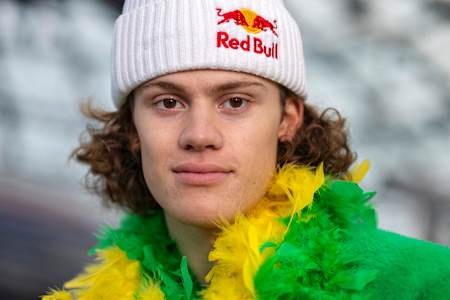 Lucas Pinheiro Braathen visto durante uma coletiva de imprensa no Hangar 7 em Salzburgo, Áustria, em 7 de março de 2024.