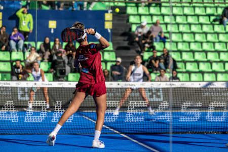 Bea Gonzalez in action returning a ball at the Premier Padel event in Riyadh, Saudia Arabia on March 1st, 2024.