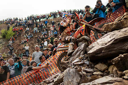 Manuel Lettenbichler tritt während des Red Bull Erzbergrodeo 2024 in Eisenerz, Österreich, am 2. Juni 2024 auf.