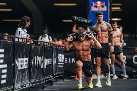 Jake Dearden tritt bei der HYROX-Weltmeisterschaft in Nizza, Frankreich, am 9. Juni 2024 auf. 