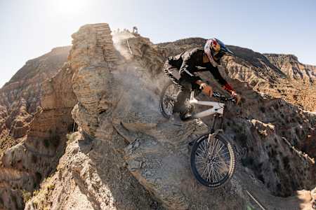 Emil Johansson am 12. Oktober 2023 bei Red Bull Rampage in Virgin, Utah, USA.